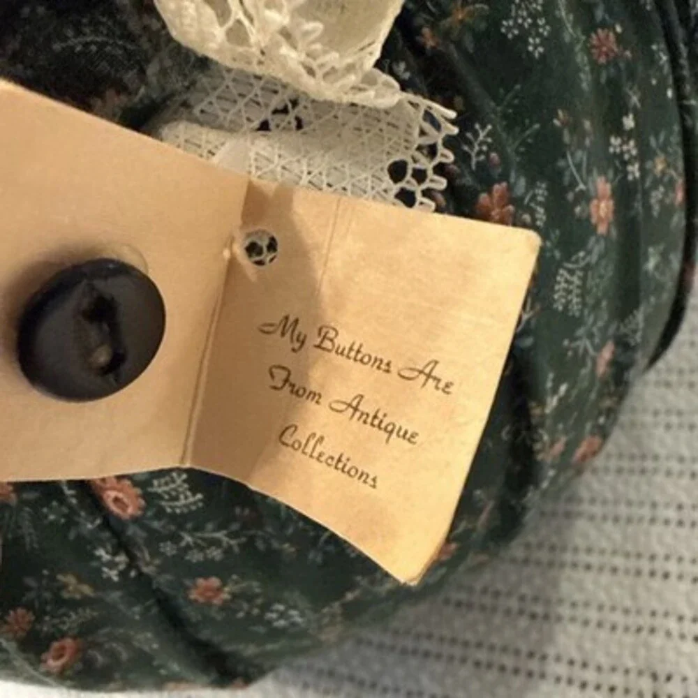 Vintage Heavenly Creations Sewing Basket Green Floral Motif